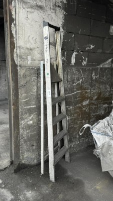 5562.138 => 1 Alu-Klappleiter, 5 Sprossen