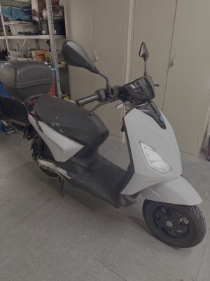 5214.483 => 1 Elektroroller Piaggio 1