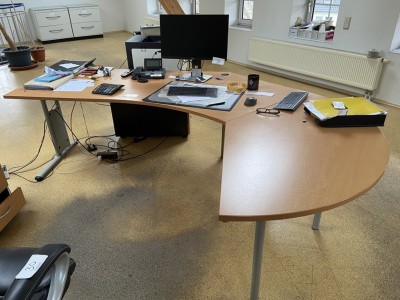 5574.29     =>   1 Winkelkombination mit 2 Aktenrollcontainern