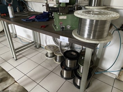 5574.66     =>   3 Arbeitstische