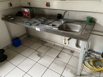 5574.73     =>   1 Arbeitstisch mit Spüle und Armatur