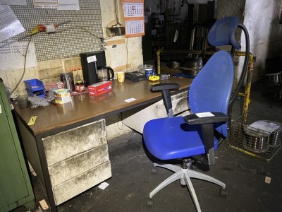 5574.160     =>   1 Schreibtisch mit Drehstuhl