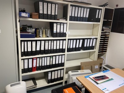 5571.27 => 1 Pos. Fachbodenregale, ca. 3 lfm. (Stecksystem)