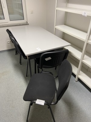 5571.40 => 1 Tisch mit 4 Besucherstühlen