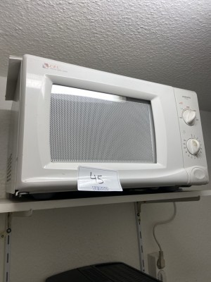 5571.45 => 1 Pos. Küchenkleingeräte bestehend aus: Mikrowelle, Wasserkocher und Wassersprudler