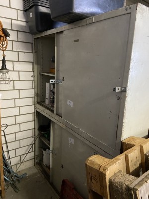 5571.97 => 2 Metallschiebetürenschränke