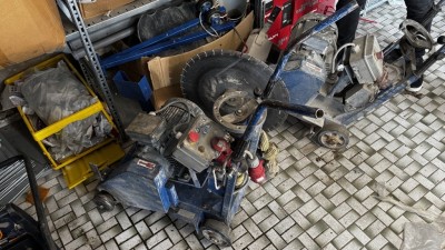 1498 => 1 Elektrobetonfugenschneidgerät Hydrotec mit Diamanttrennscheibe