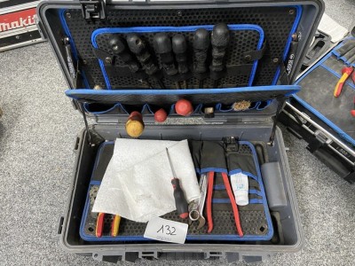 1555 => 1 Werkzeugtrolley mit Kleinwerkzeugen