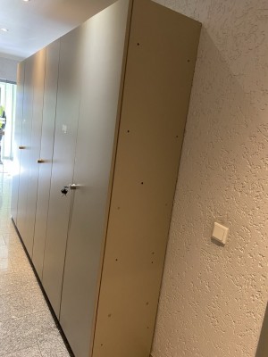 5612.1 =>. 1 Aktenschrankwand, ca. 3 lfm.