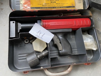 5612.141 =>. 1 Bolzensetzgerät Hilti DX 300