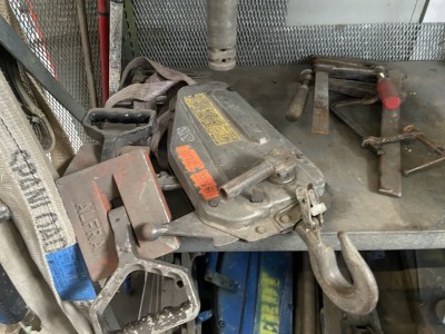 5612.173 =>. 7 Seilzüge mit Zubehör