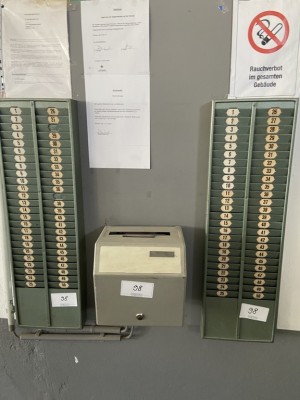 5595.98 => 1 Stempeluhr mit 2 Kartenhaltern