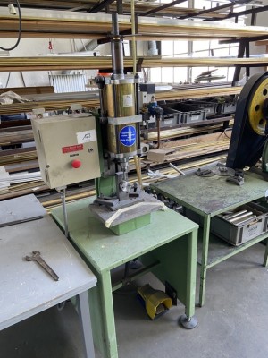 5595.123 => 1 Hydraulische Tischpresse PG A