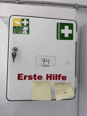 5627.74    =>   1 Erste-Hilfe-Schrank, wandmontiert