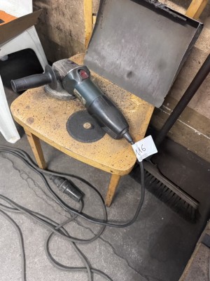 5627.116    =>   1 Einhandwinkelschleifer Metabo