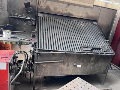 5627.144    =>   1 Schweißtisch mit Absaugung