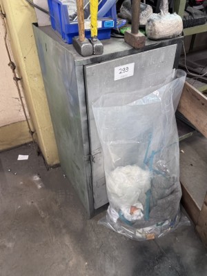 5627.299    =>   1 Metallwerkzeugschrank