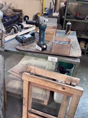 5627.300    =>   1 Arbeitstisch
