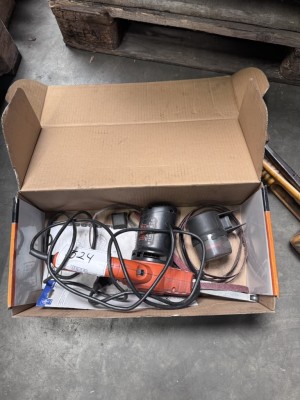 5627.324    =>   1 Bandfeilmaschine Black und Decker