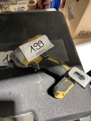 5634.199 => 1 Akku-Schrauber Dewalt DCF 887 ohne Akku