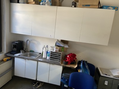 5636.7 => 1 Küchenzeile mit Spüle, Armatur und Wandhängeschränken