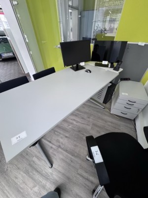Bild 5589.75 => 1 Schreibtisch, elektrisch höhenverstellbar mit Aktenrollcontainer