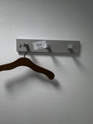 5385.851    =>    1 Kleiderhaken, wandmontiert