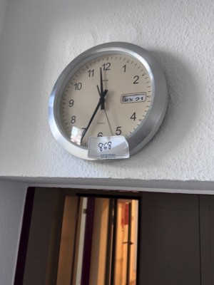 5385.868    =>    1 Wanduhr
