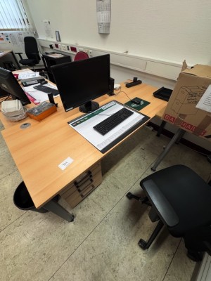 5385.906    =>    1 Schreibtisch mit Aktenrollcontainer