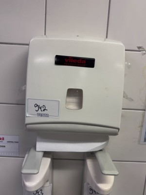 5385.942    =>    1 Papiertuchspender, wandmontiert