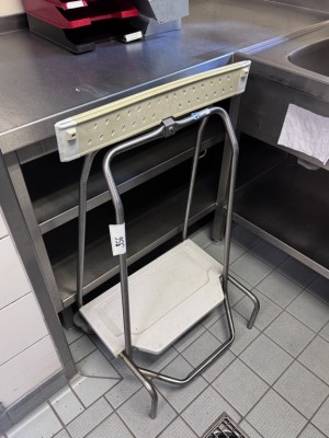 5385.956    =>    1 Müllsackständer, fahrbar
