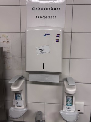 5385.986    =>    1 Papiertuchspender Jofel, wandmontiert