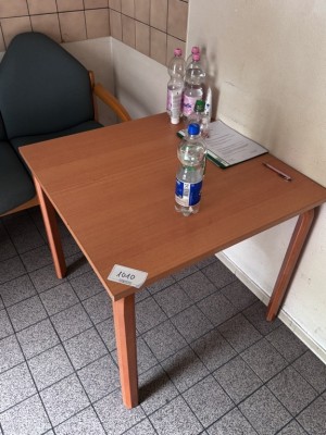 5385.1010    =>    1 Tisch mit 6 Stühlen
