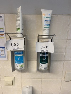 5385.1040    =>    2 Handhygienespender, wandmontiert