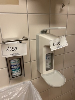5385.1059    =>    2 Handhygienespender, wandmontiert
