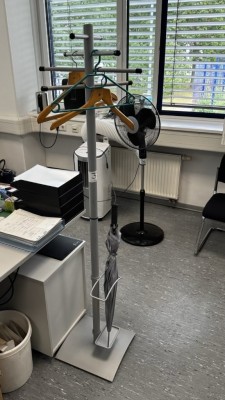 Bild 5590.37 => 1 Garderobenständer