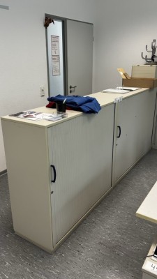 Bild 5590.41 => 2 Aktenquerrollladenschränke - Abholung nach Freigabe −