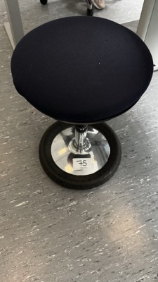 Bild 5590.75 => 1 Sitzhocker