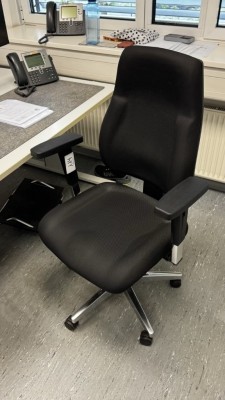 Bild 5590.114 => 1 Drehstuhl mit Armlehnen