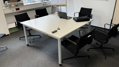 Bild 5590.123 => 1 Tisch mit 6 Besucherstühlen Vitra