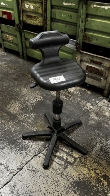 Bild 5590.346 => 1 Arbeitshocker Mey
