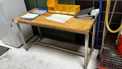 Bild 5590.421 => 1 Arbeitstisch