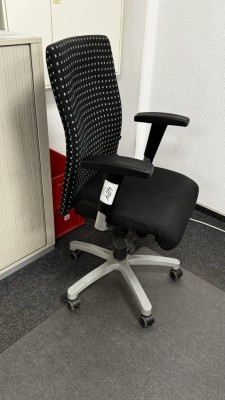 Bild 5590.484 => 1 Drehstuhl mit Armlehnen