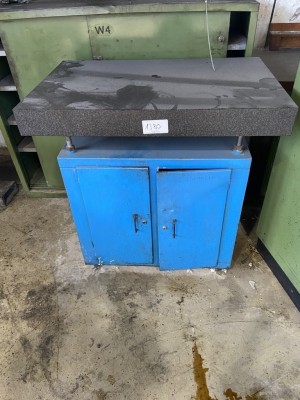 Bild 5590.1380 => 1 Granitmessplatte, ca. 60x100 cm mit Unterschrank