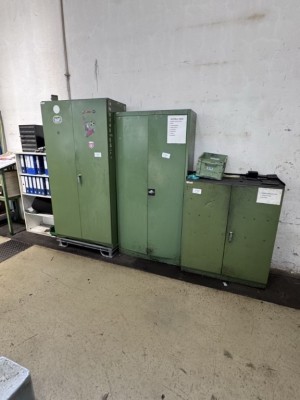 Bild 5590.1384 => 3 Metallwerkzeugschränke