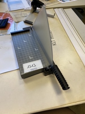 Bild 5590.1513 => 1 Hebelpapierschneider