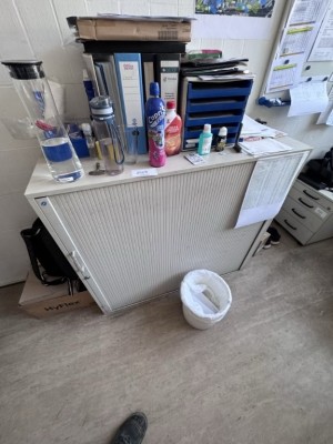 Bild 5590.1528 => 1 Aktenquerrollladenschrank