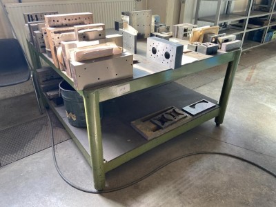 Bild 5590.1757 => 1 Stahltisch