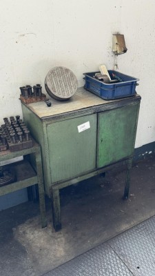 Bild 5590.1787 => 1 Metallwerkzeugschrank, niedrig auf Untertisch