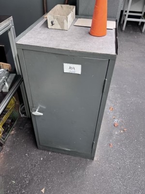 Bild 5646.104 => 1 Metallwerkzeugschrank, niedrig